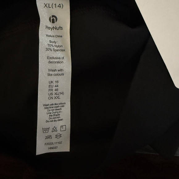 HeyNuts Essential 7/8 Yoga pant 25” with Pocket XL Black— NWT - Picture 6 of 6